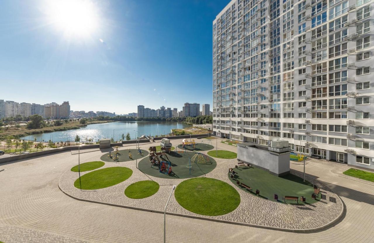 Квартира В Жк Лебединый, Ревуцкого 40 В, Метро Харьковская Позняки Kiev Exterior foto